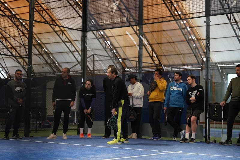 Koç Topluluğu Spor Kulübü padel kortu